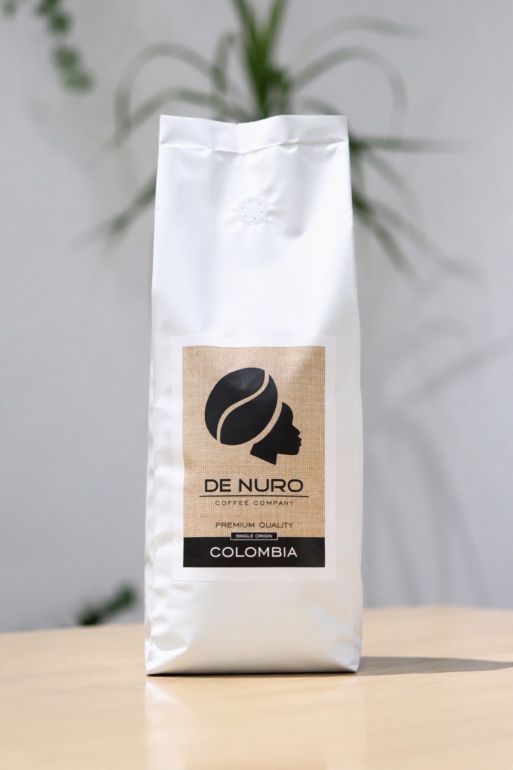 De Nuro Colombia single origin coffee bag